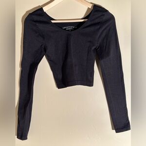 Aeropostale Seamless Black Long Sleeve Crop Top - Medium